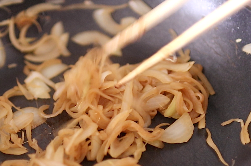 スマッシュバーガーに挟むキャラメリゼオニオン