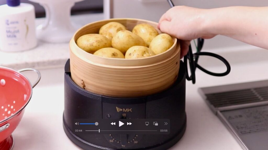 じゃがいもも蒸篭で蒸すとホクホク