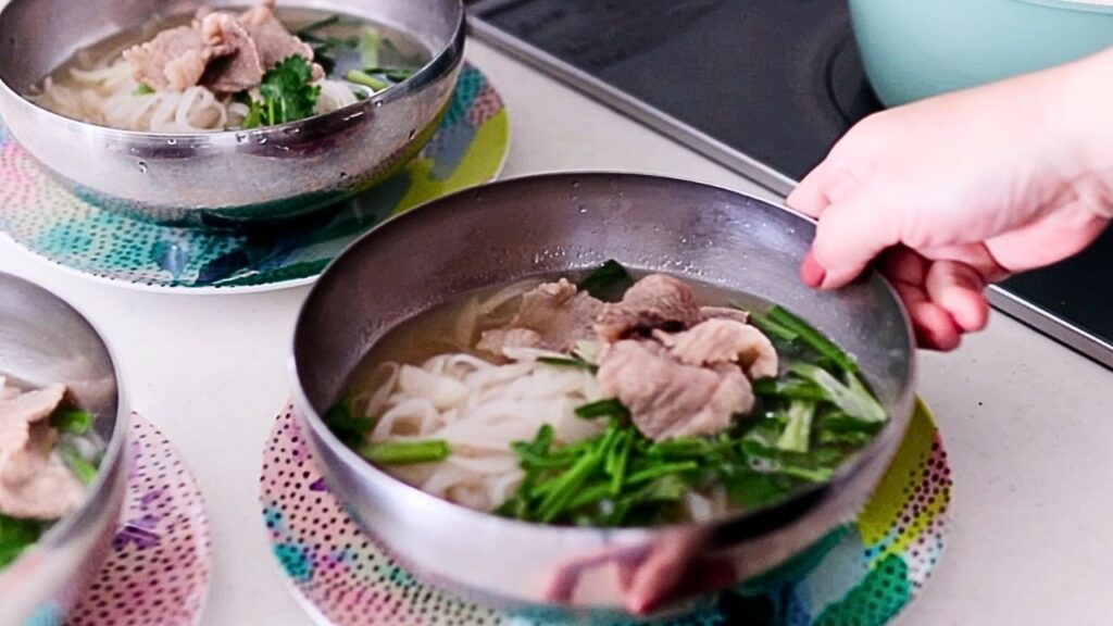 フォーの盛り付け