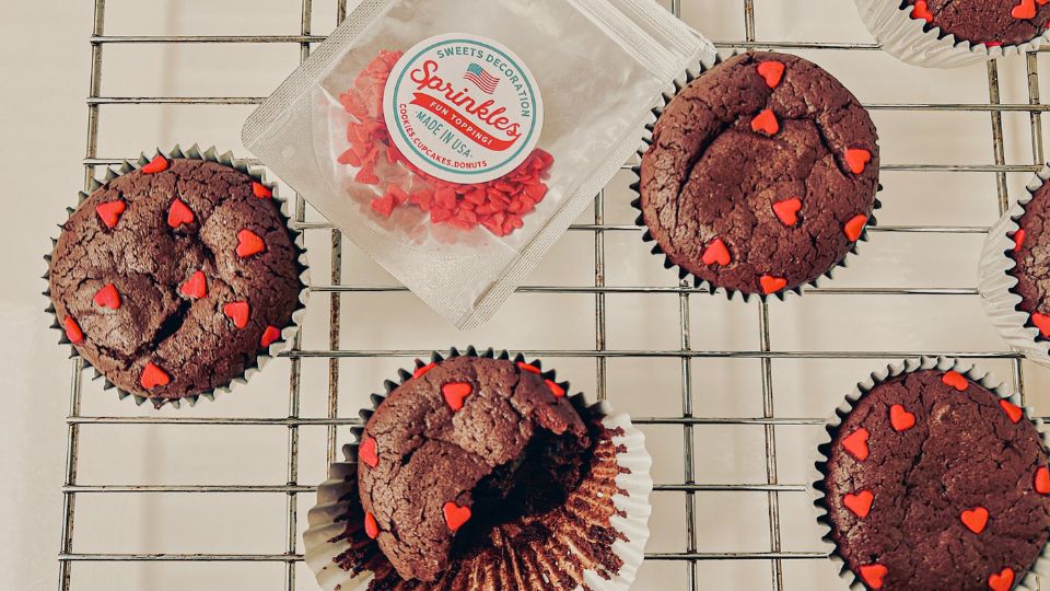 バレンタインスプリンクルのカップケーキ