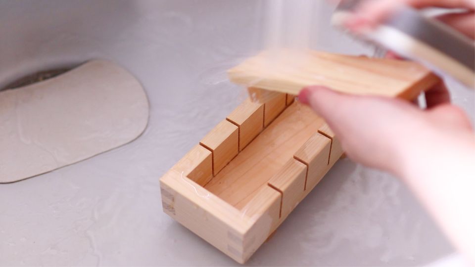 押し寿司の手入れ・水洗い