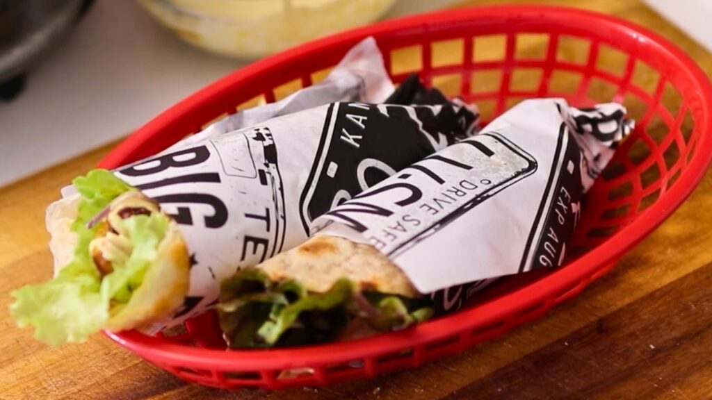 パラタとチャパティで食べ比べたカティロール