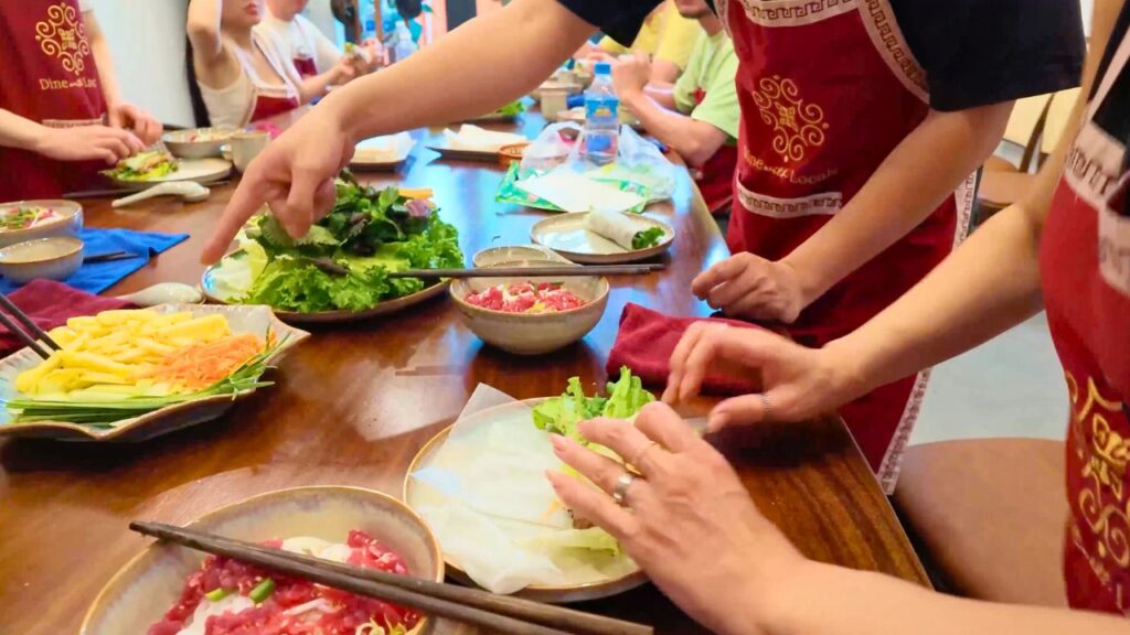 全員参加で楽しく薦める料理教室は一人参加も可能